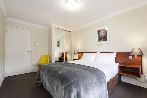 Subiaco Village 20 - Grafton Accommodation 12