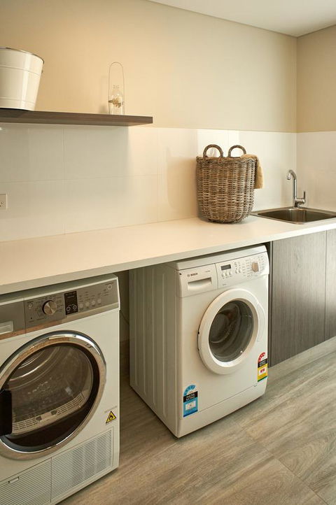 The Urban Beach House - Grafton Accommodation 20