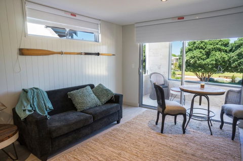 The Urban Beach House - Grafton Accommodation 22