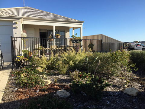 Lakeside Views - Grafton Accommodation 9