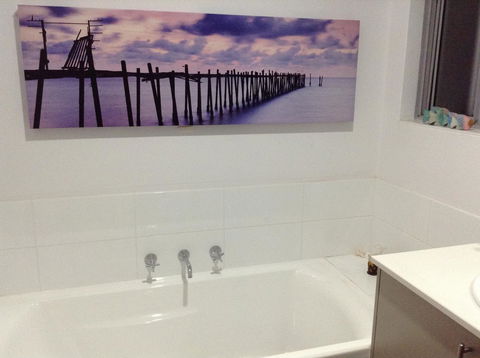 Lakeside Views - Grafton Accommodation 3