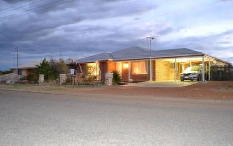 Beach Place @ Leeman - Grafton Accommodation 0