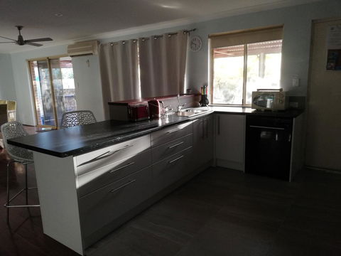 Beach Place @ Leeman - Grafton Accommodation 5