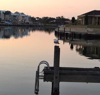 Waterside Canal Dreams - Grafton Accommodation