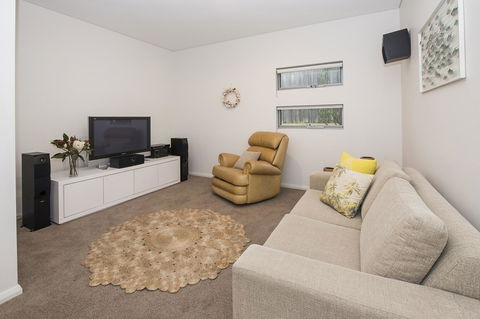 Calm Waters - Grafton Accommodation 29