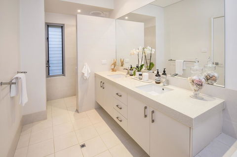 Calm Waters - Grafton Accommodation 20