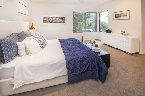Calm Waters - Grafton Accommodation 24