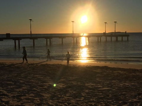 Don\'t Worry Be Happy - Grafton Accommodation 2