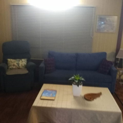 Don\'t Worry Be Happy - Grafton Accommodation 7