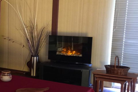 Don\'t Worry Be Happy - Grafton Accommodation 6