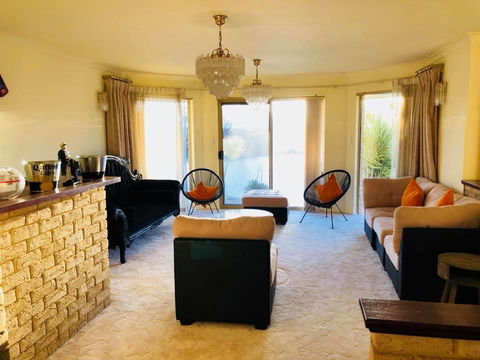 LA ANCHOR ON THE CANALS (MANDURAH) - Grafton Accommodation 1