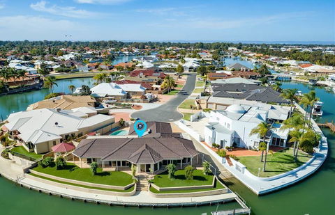LA ANCHOR ON THE CANALS (MANDURAH) - Grafton Accommodation 0