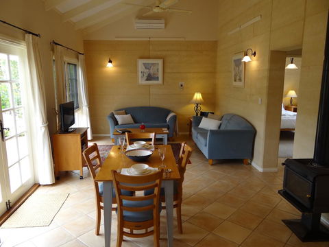 Big Brook Retreat - Grafton Accommodation 1