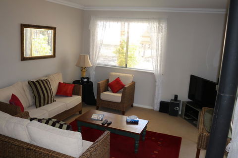 Kendenup Cottages And Lodge - Grafton Accommodation 11