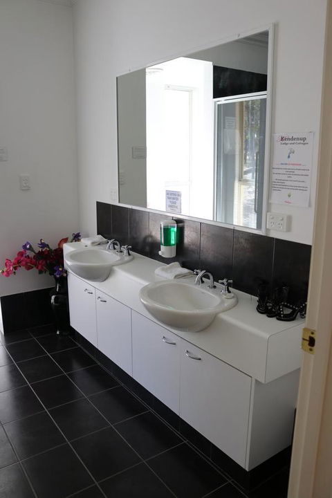 Kendenup Cottages And Lodge - Grafton Accommodation 18