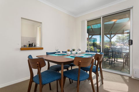 Como South Perth Villa - Grafton Accommodation 0
