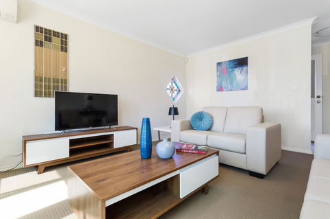 Como South Perth Villa - Grafton Accommodation 1