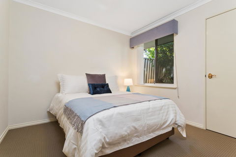 Como South Perth Villa - Grafton Accommodation 6