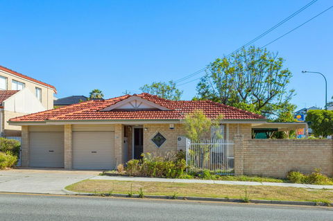 Como South Perth Villa - Grafton Accommodation 21