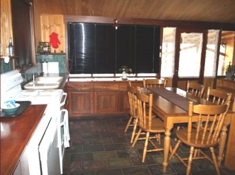 Pemberton Old Picture Theatre Holiday Apartments - Grafton Accommodation 7