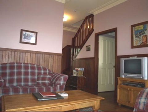 Pemberton Old Picture Theatre Holiday Apartments - Grafton Accommodation 6