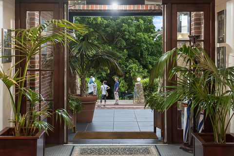 Caves House Hotel & Apartments Yallingup - Grafton Accommodation 9