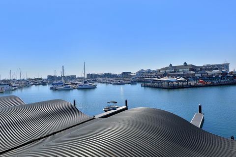 Dolphin Quay Apartments - Grafton Accommodation 6