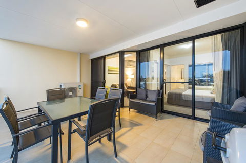 Dolphin Quay Apartments - Grafton Accommodation 38