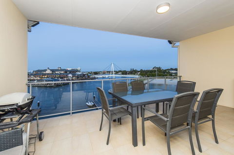 Dolphin Quay Apartments - Grafton Accommodation 23