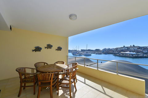 Dolphin Quay Apartments - Grafton Accommodation 14