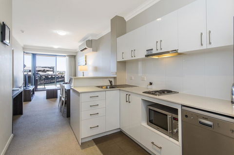 Dolphin Quay Apartments - Grafton Accommodation 35