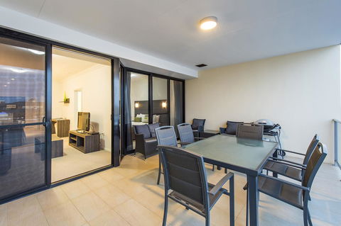 Dolphin Quay Apartments - Grafton Accommodation 37