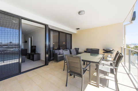 Dolphin Quay Apartments - Grafton Accommodation 27