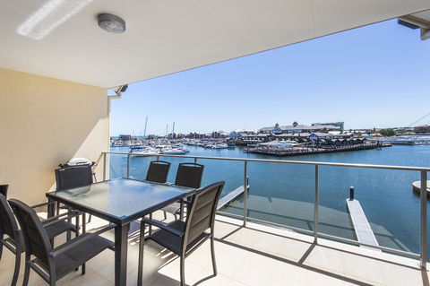 Dolphin Quay Apartments - Grafton Accommodation 36