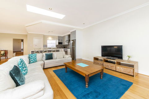 Inner Western Suburbs Retreat - Grafton Accommodation 9