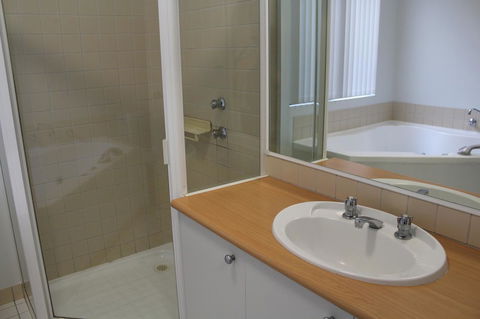 Mandurah Ocean Marina Chalets - Grafton Accommodation 25