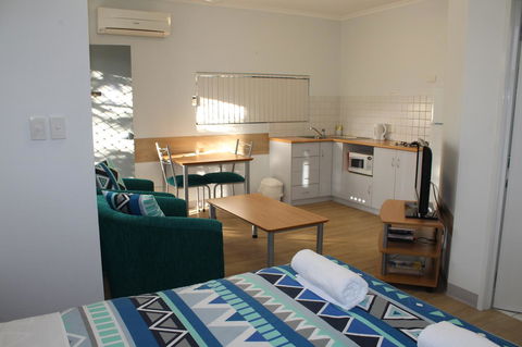 Mandurah Ocean Marina Chalets - Grafton Accommodation 1