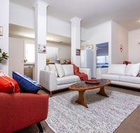 Como Executive Apartment - Grafton Accommodation