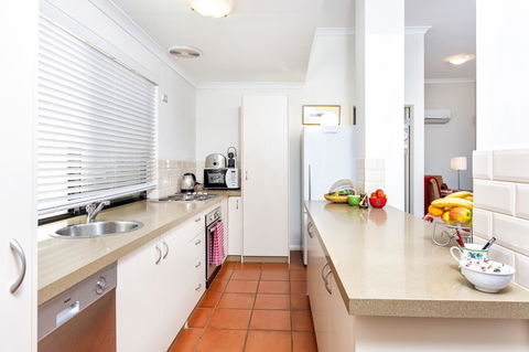 Como Executive Apartment - Grafton Accommodation 8