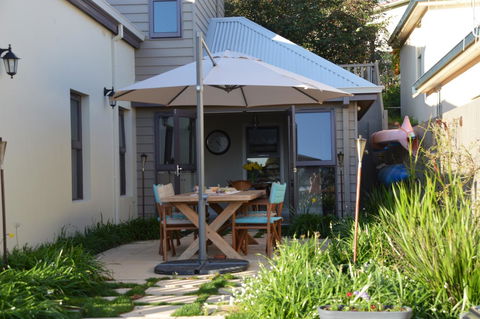 Rowley House - Grafton Accommodation 7