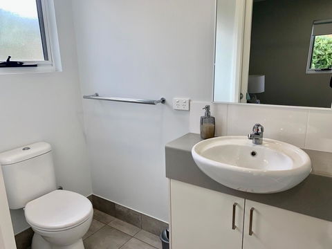 17 By The Sea - Grafton Accommodation 10