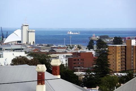 Studio 302 With Ocean Views - Grafton Accommodation 23