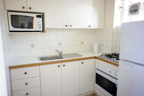 Studio 302 With Ocean Views - Grafton Accommodation 17