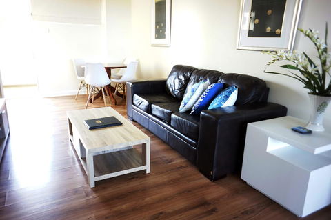 Studio 302 With Ocean Views - Grafton Accommodation 3
