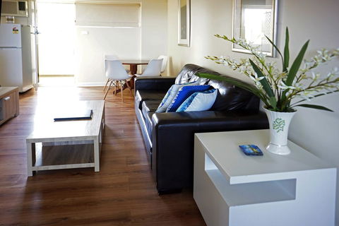 Studio 302 With Ocean Views - Grafton Accommodation 13