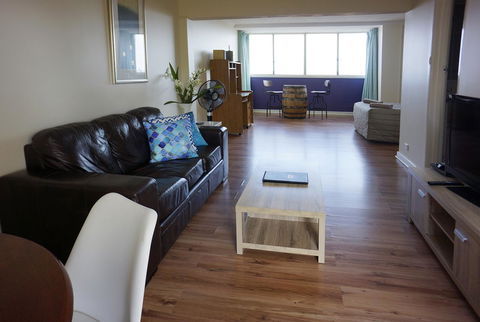 Studio 302 With Ocean Views - Grafton Accommodation 1