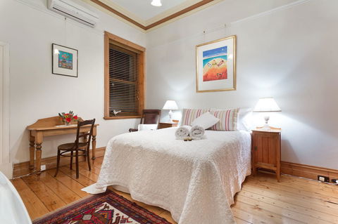 Annie's Victorian Terrace Accommodation Fremantle - Grafton Accommodation 11