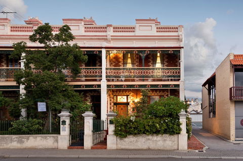 Annie's Victorian Terrace Accommodation Fremantle - Grafton Accommodation 30