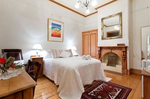 Annie's Victorian Terrace Accommodation Fremantle - Grafton Accommodation 13