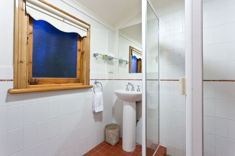 Annie's Victorian Terrace Accommodation Fremantle - Grafton Accommodation 27